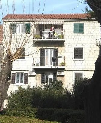 Eco Old Town krevet i doručak 3*